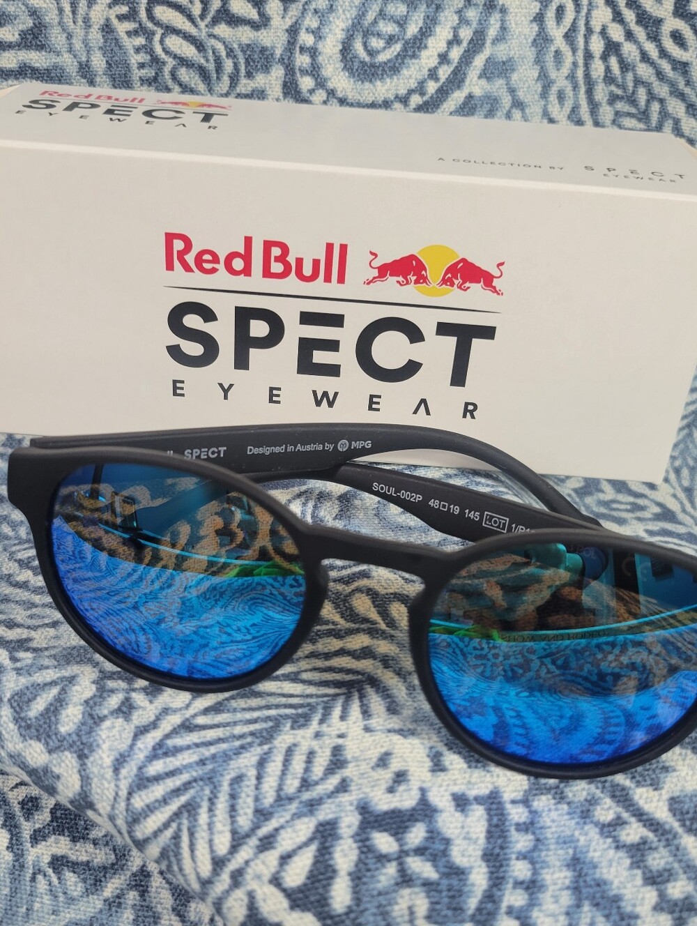 Red Bull SPECT Unisex Soul Polarized Active Sports Sunglasses - Black Blue Lense